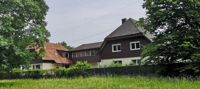 Außergewöhnliches Mehrgenerationen- / Wohnanwesen mit 4.607 m² Naturgrundstück bei Iffezheim
